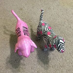 pink/victoria’s secret dogs
